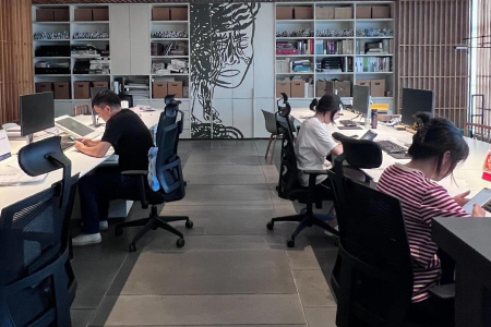 Les jeunes Chinois vont au bureau sans travailler